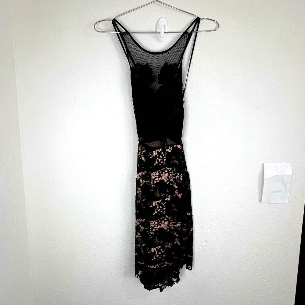 Forever 21 Women’s Black Lace Overlay Dress Size Small Strappy Mesh Detail 33”
